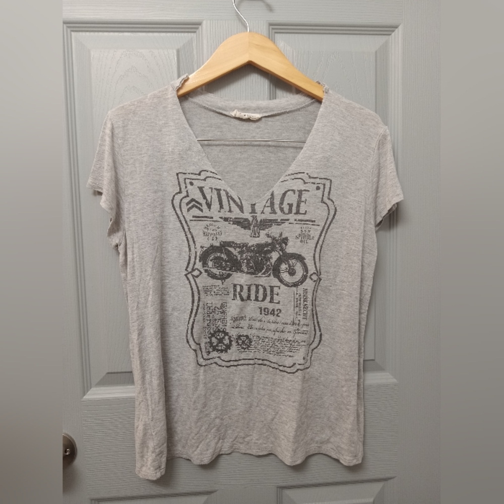 Gray Vintage Graphic T-Shirt